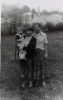 Grażyna Bober z synem na ręku, obok siostra Anna Czarnik - 1980 r.