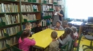 Pierwsze kroki przedszkolaków z Białki w bibliotece (1)