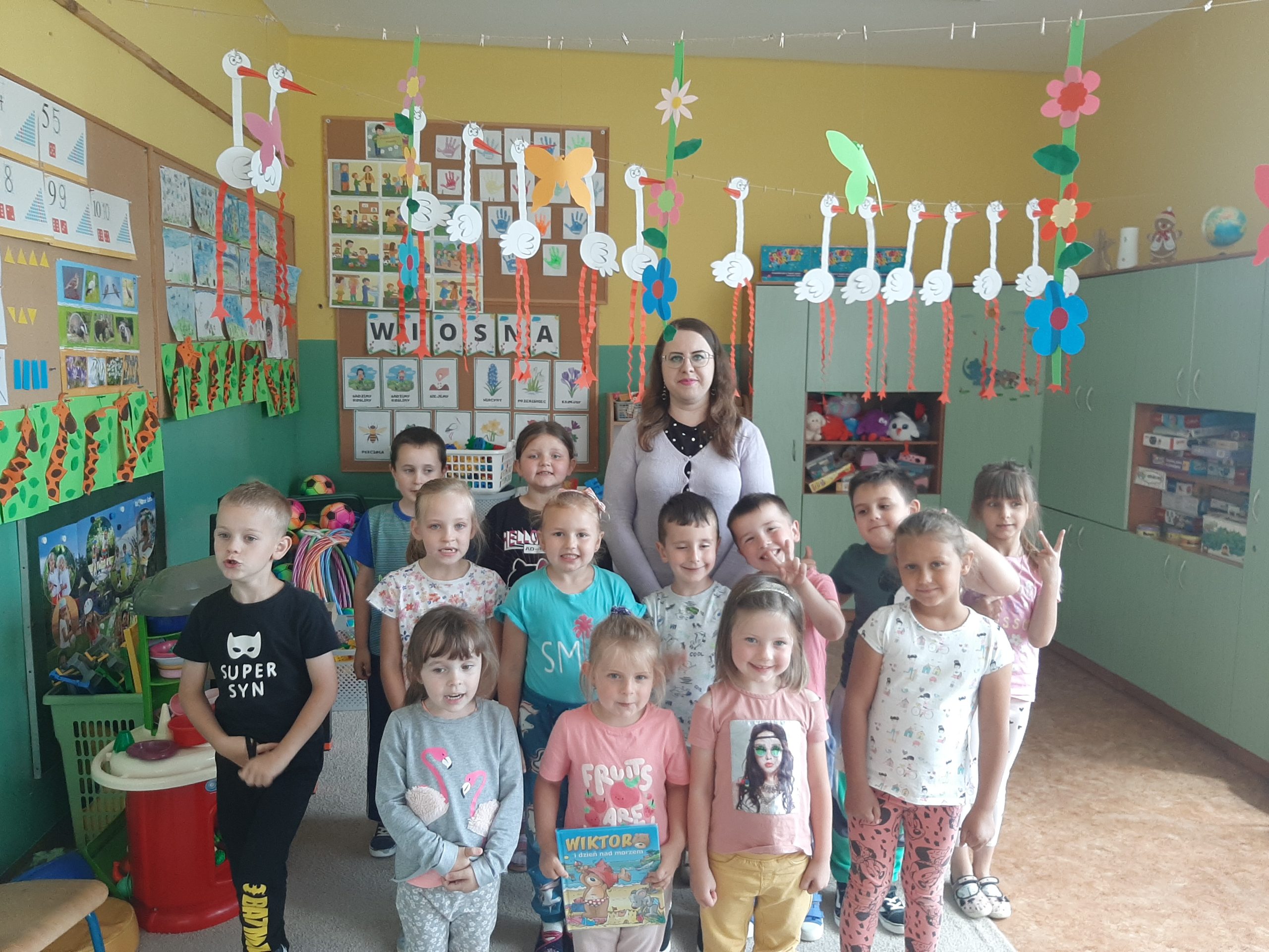 Nadchodzi lato – lekcja biblioteczna z przedszkolakami i drugoklasistami w Lecce