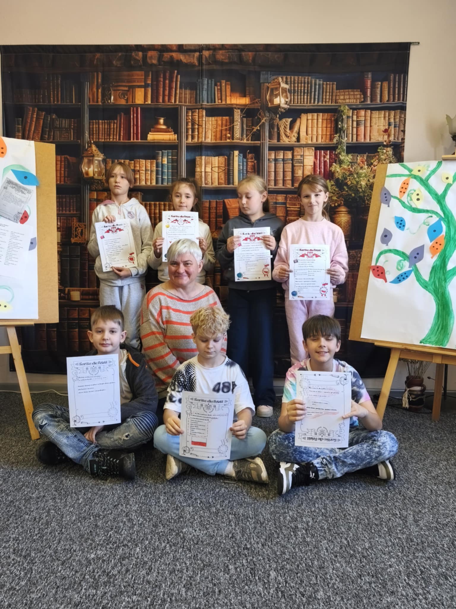 Uczniowie z Kąkolówki w błażowskiej bibliotece