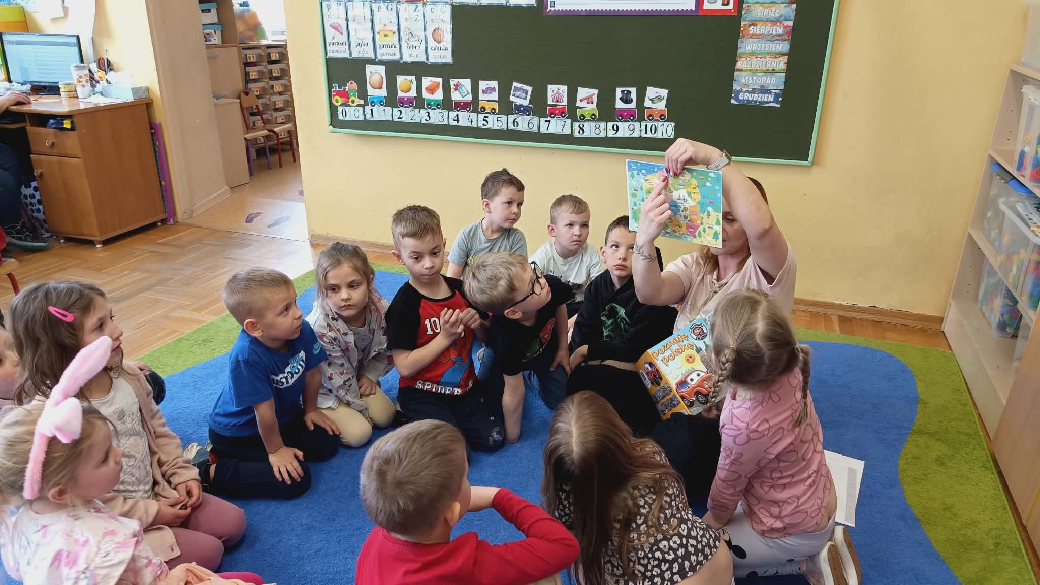 Podróż z małym czerwonym samochodzikiem po Polsce w Nowym Borku